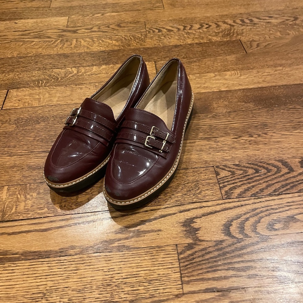 Womens Size 6 Naturalizer Maroon Loafers